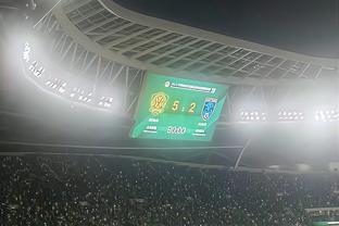 卡卡：祝贺内马尔国家队进球数达到78球，成为巴西队史射手王